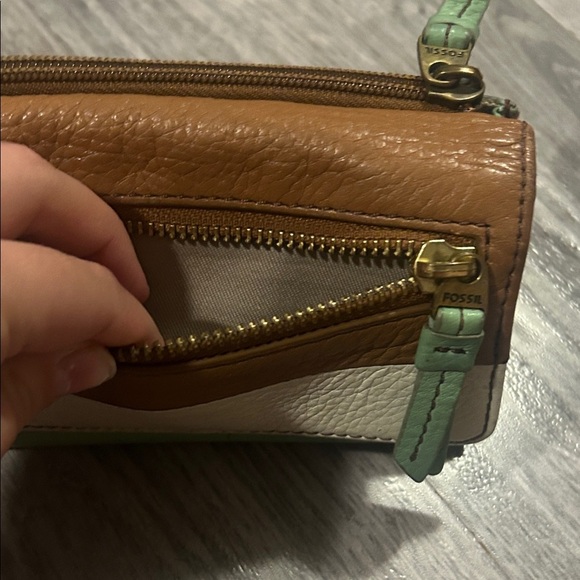 Fossil Green Leather Wallet - Picture 5 of 7
